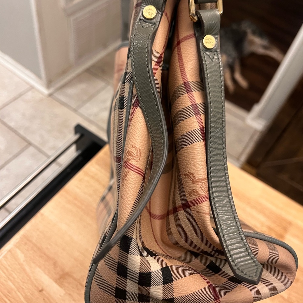 Authentic Burberry Haymarket Tote Purse Bag - Picture 14 of 15